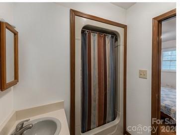 625 Stillwater Court — Clover