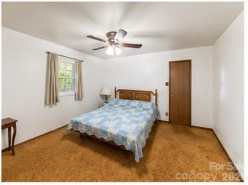 625 Stillwater Court — Clover