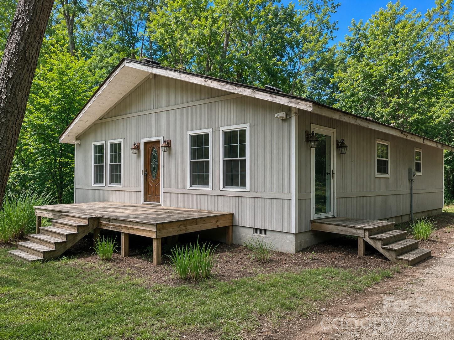 625 Stillwater Court — Clover