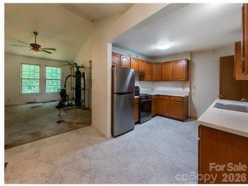 625 Stillwater Court — Clover