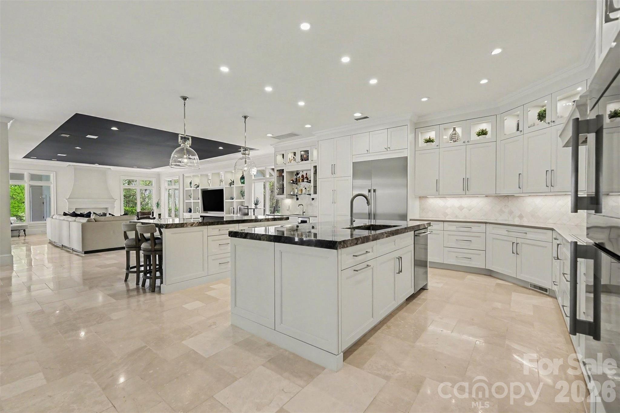 7225 Governors Row — Charlotte