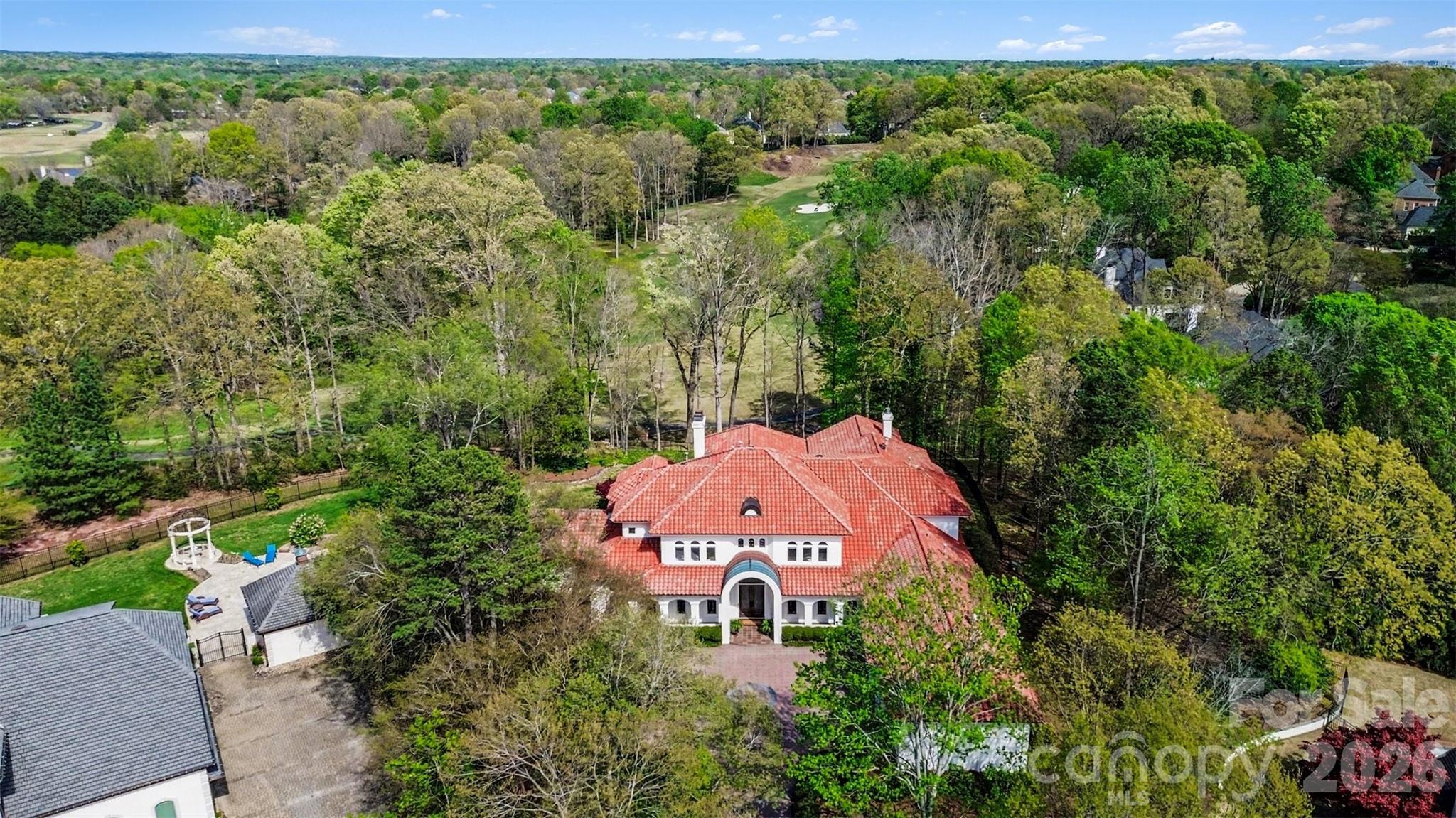 7225 Governors Row — Charlotte