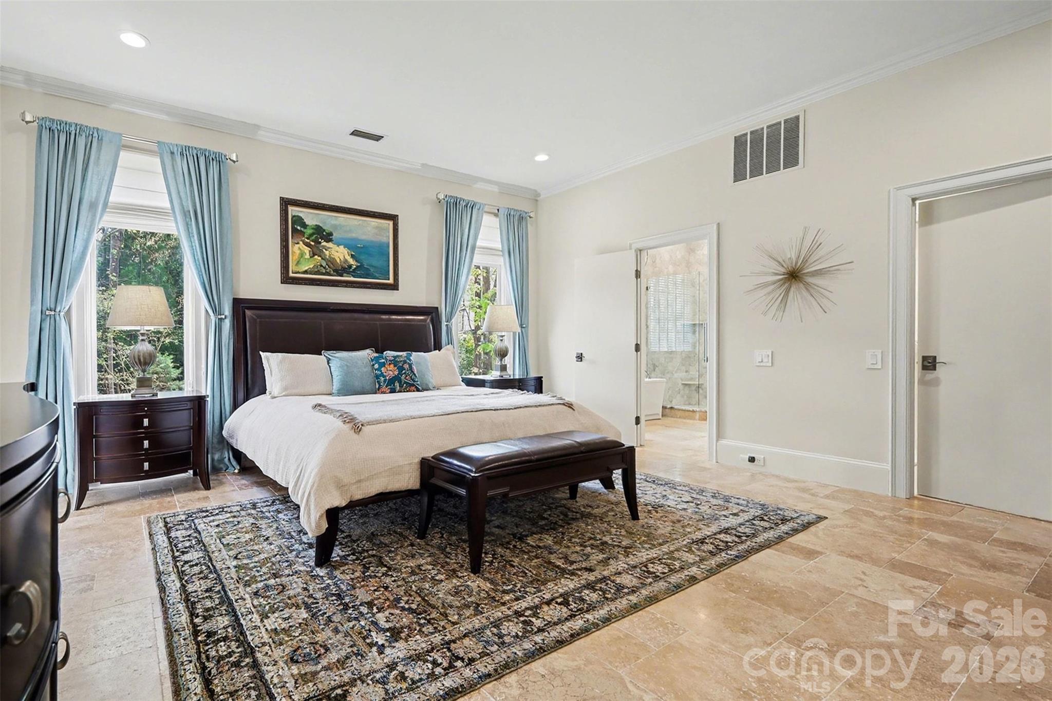 7225 Governors Row — Charlotte