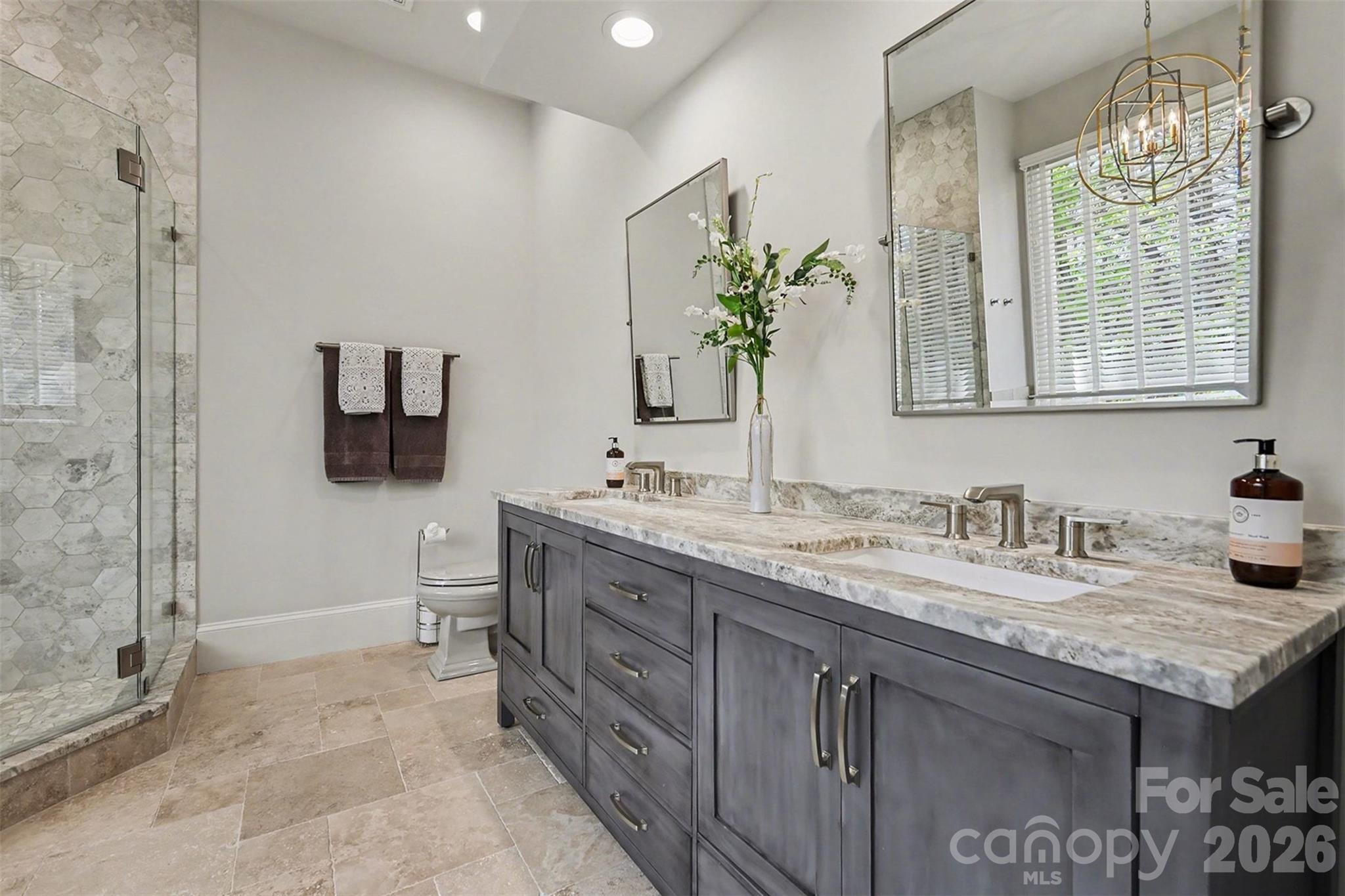 7225 Governors Row — Charlotte