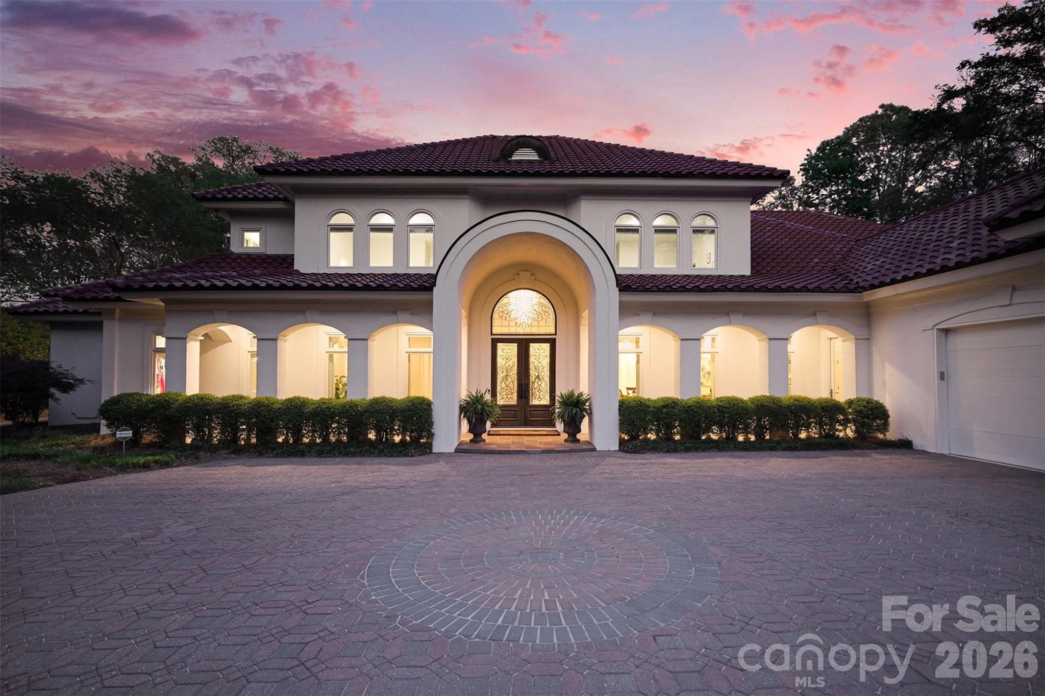 7225 Governors Row — Charlotte