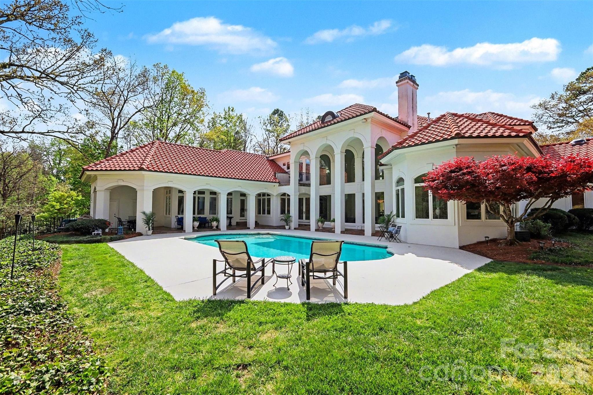 7225 Governors Row — Charlotte