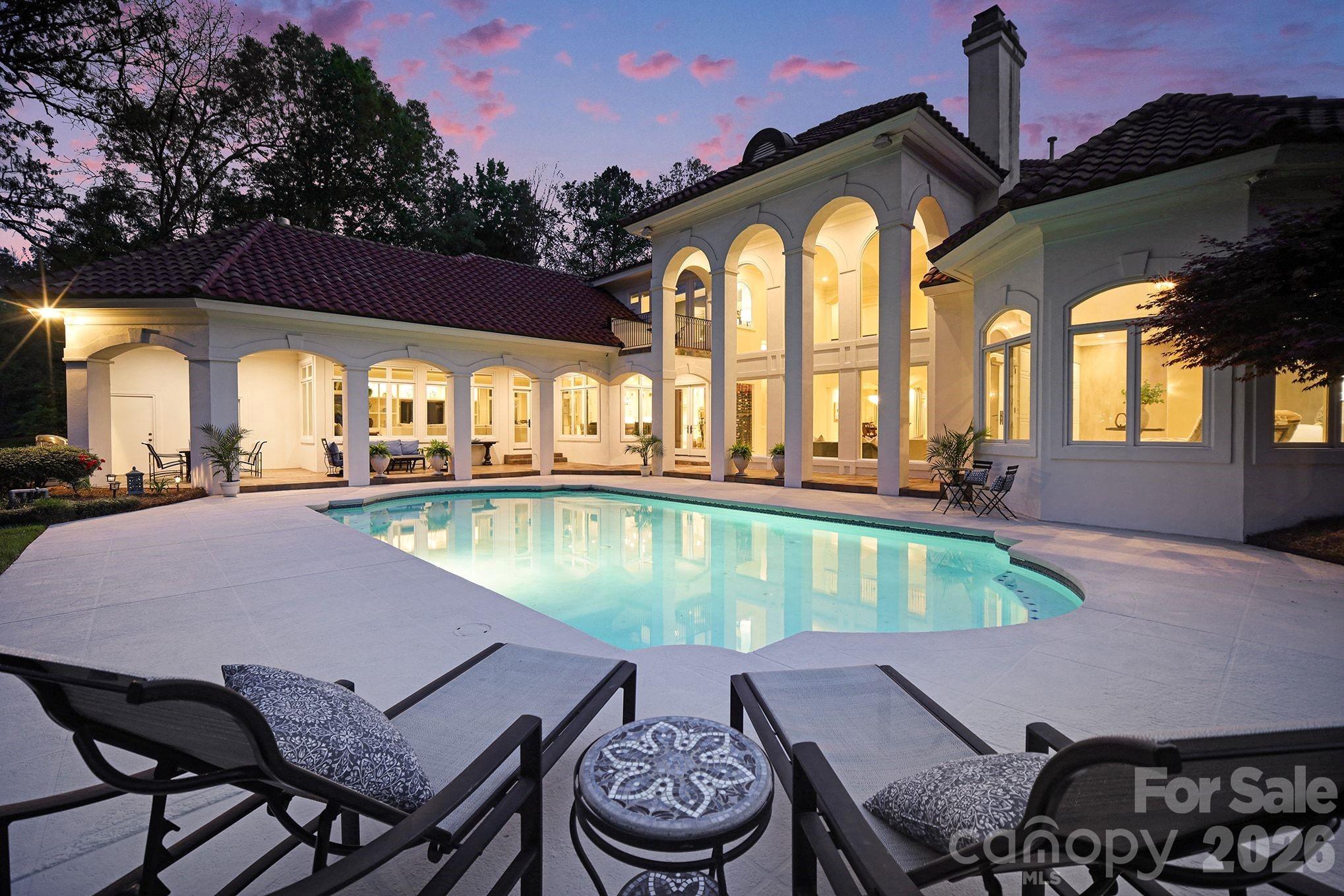 7225 Governors Row — Charlotte