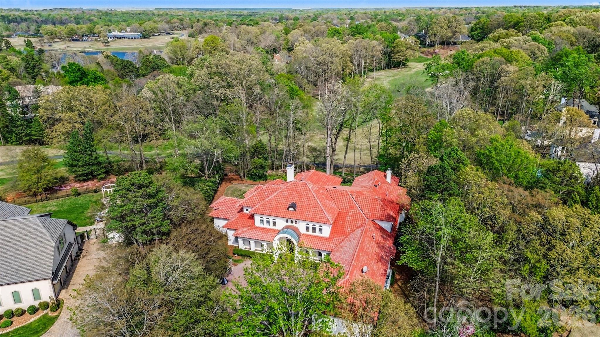 7225 Governors Row — Charlotte