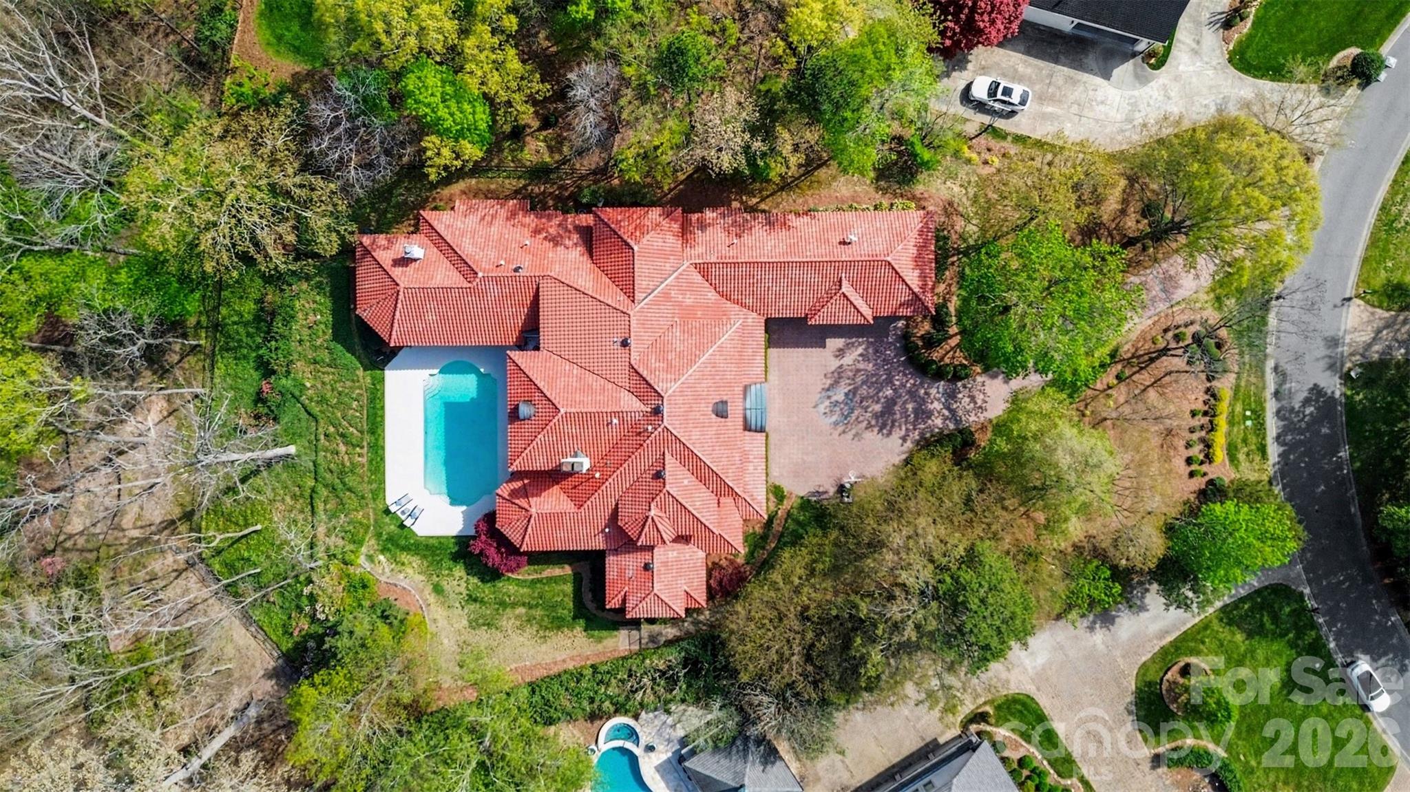 7225 Governors Row — Charlotte
