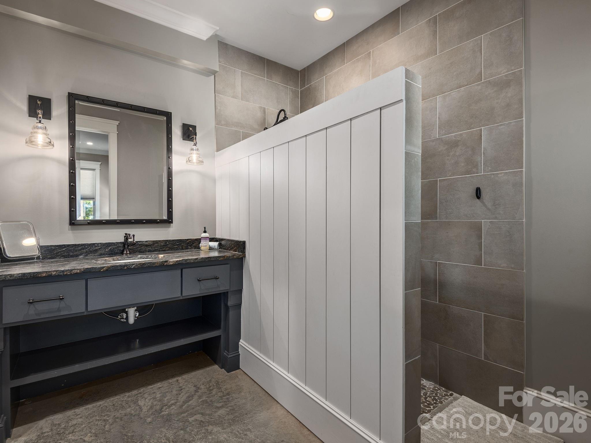 41 Hawberry Court — Asheville