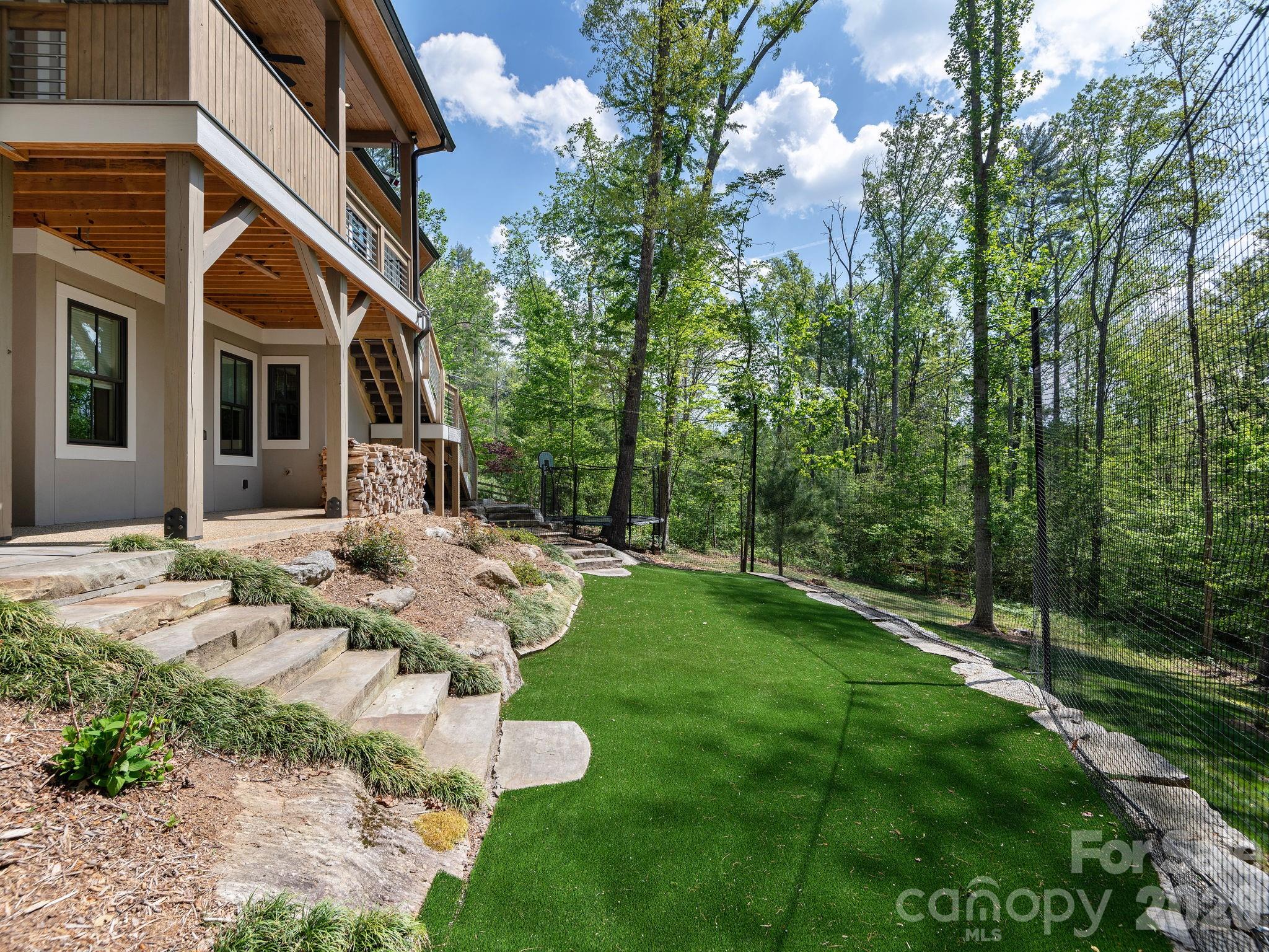41 Hawberry Court — Asheville