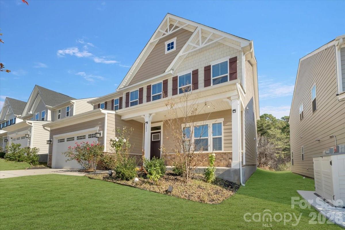 202 Tetcott Street — Mooresville