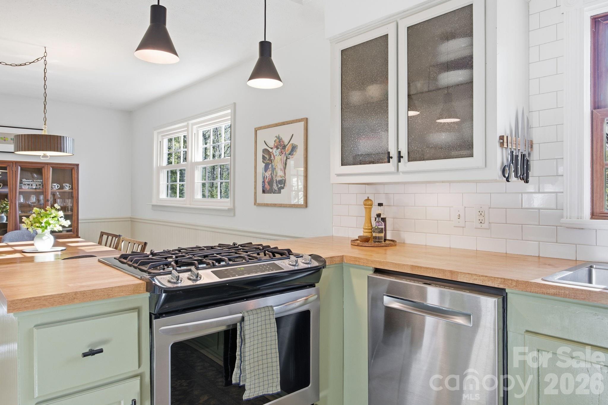 50 Hemlock Street — Arden