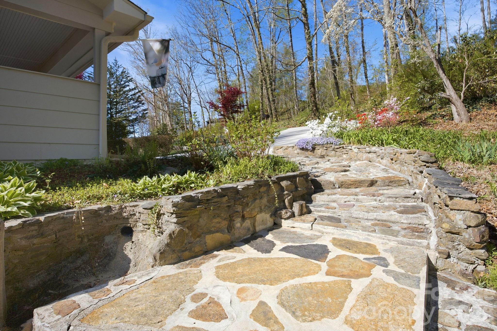 50 Hemlock Street — Arden