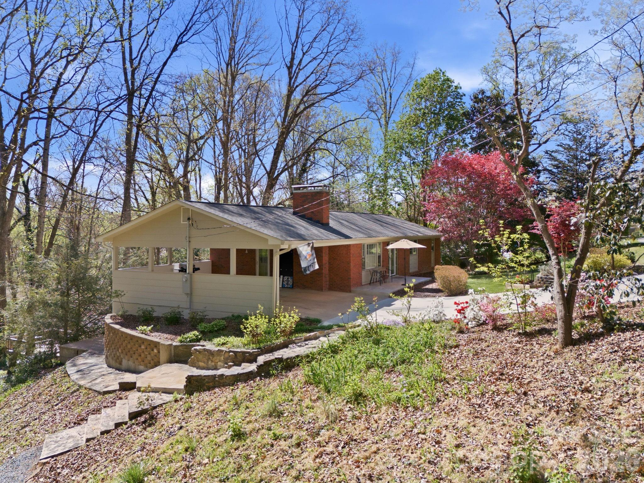 50 Hemlock Street — Arden