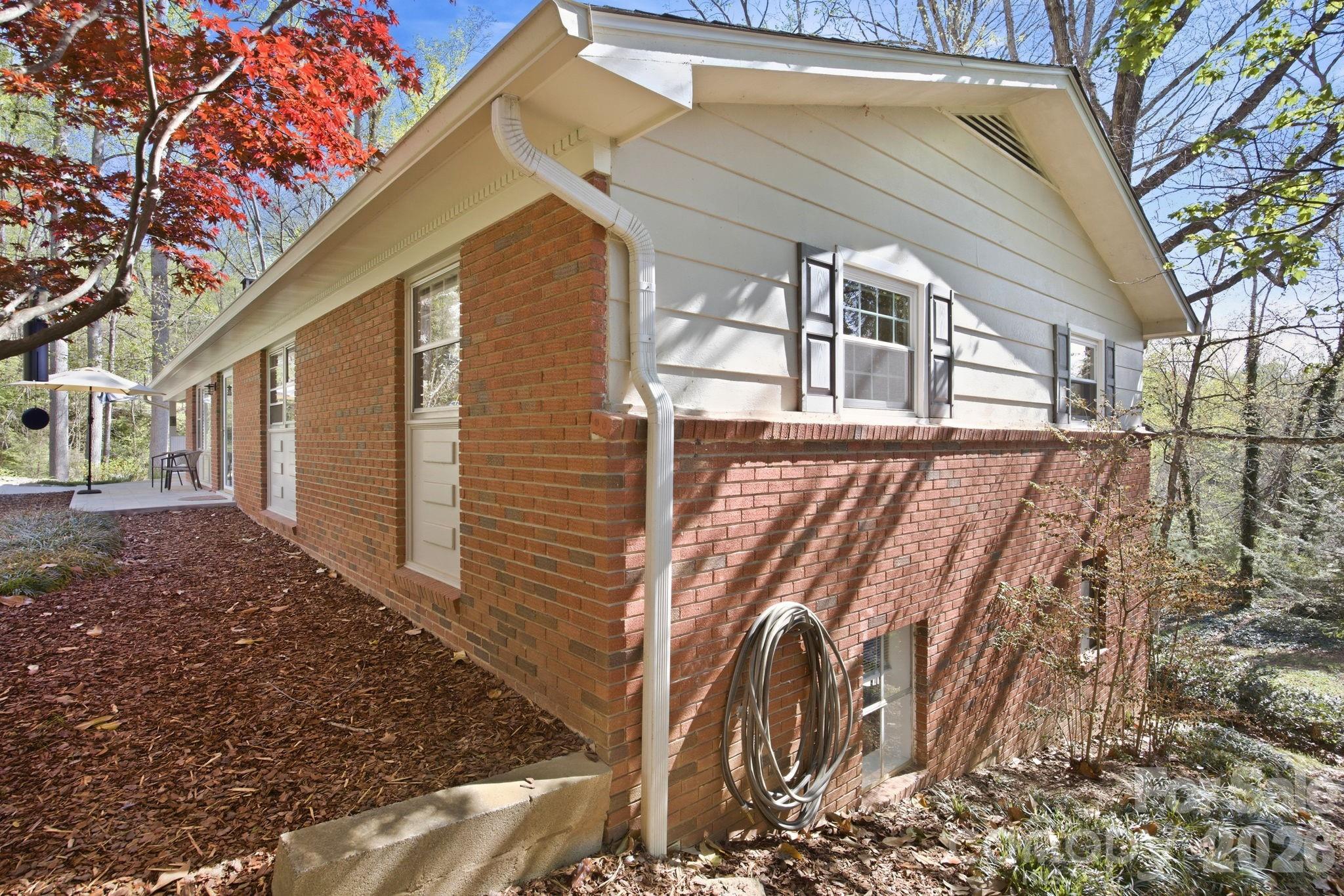 50 Hemlock Street — Arden