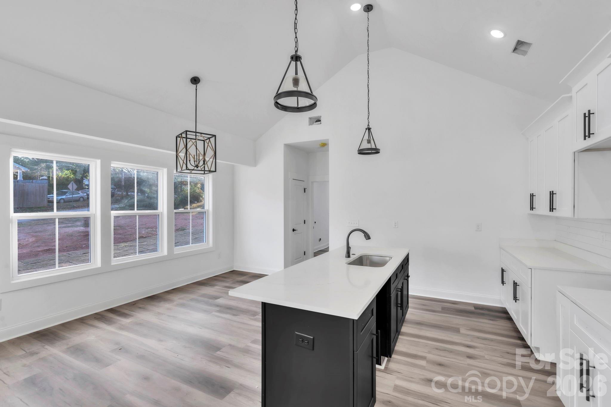 54 3rd Avenue — Greenville