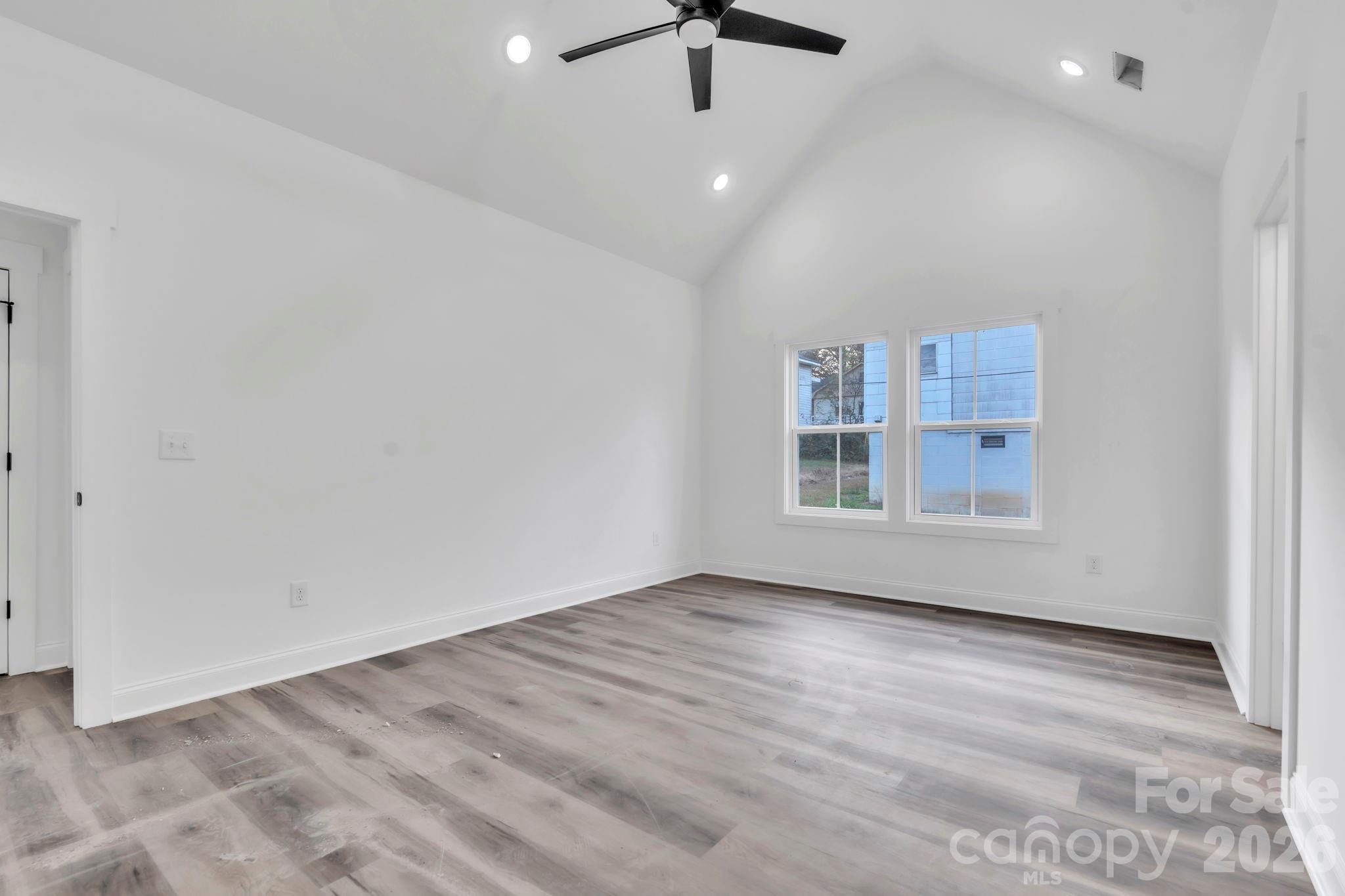 54 3rd Avenue — Greenville