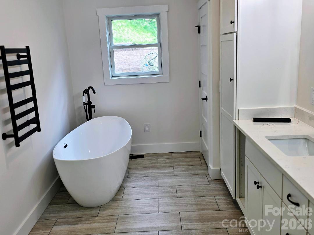 22 Salt Box Haven — Burnsville