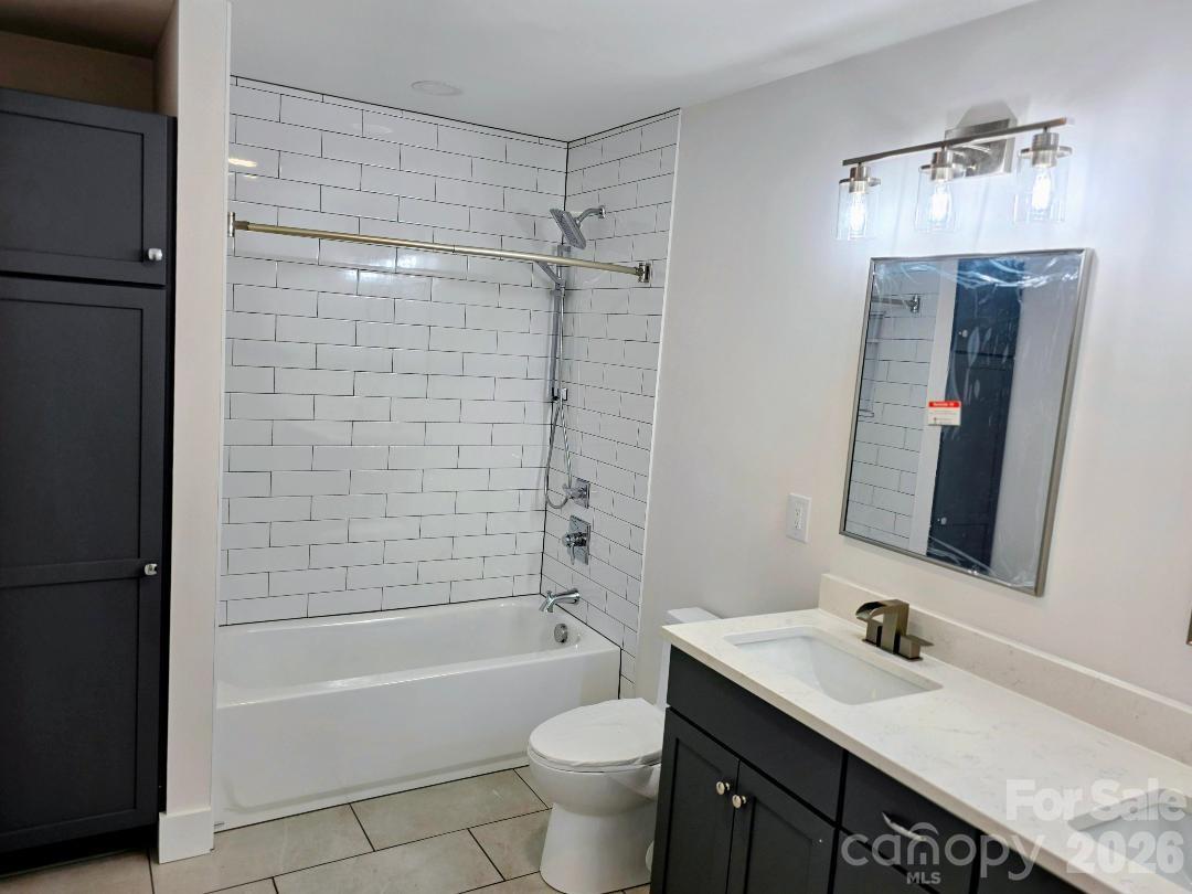 22 Salt Box Haven — Burnsville