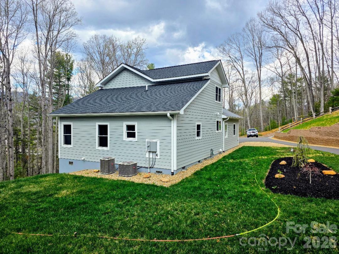 22 Salt Box Haven — Burnsville