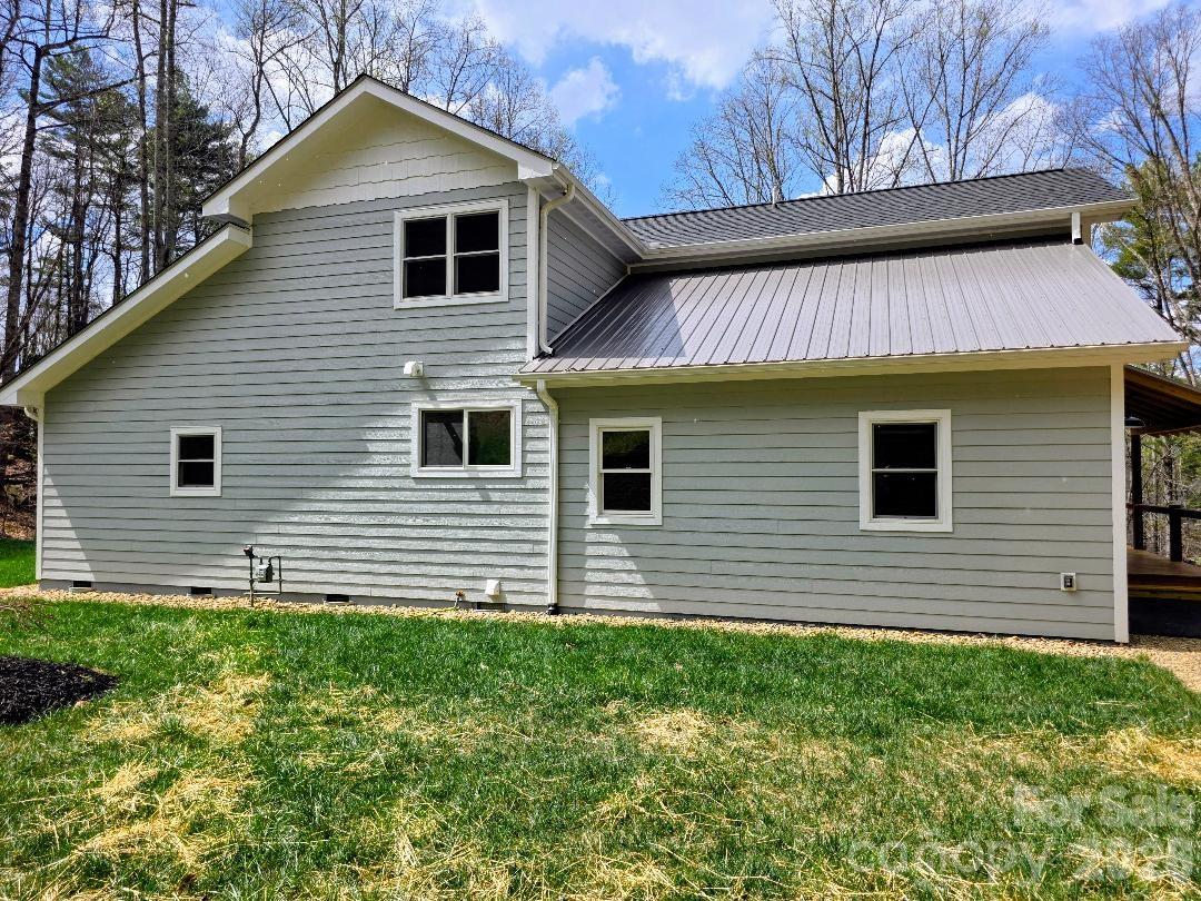 22 Salt Box Haven — Burnsville