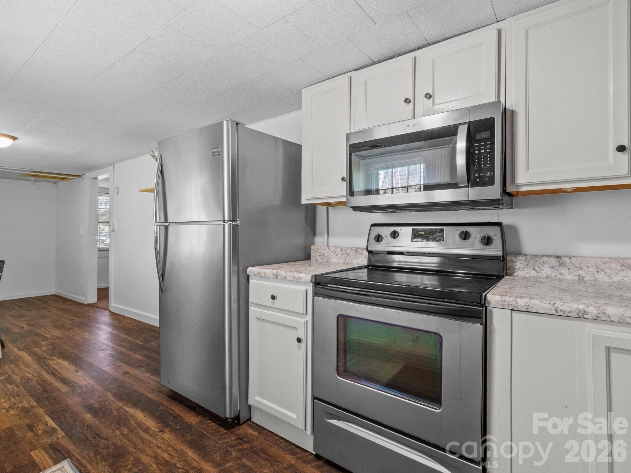 3041 Bald Mountain Road — Burnsville