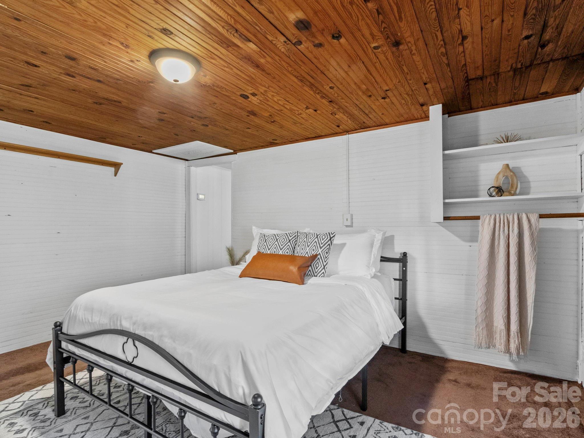 3041 Bald Mountain Road — Burnsville