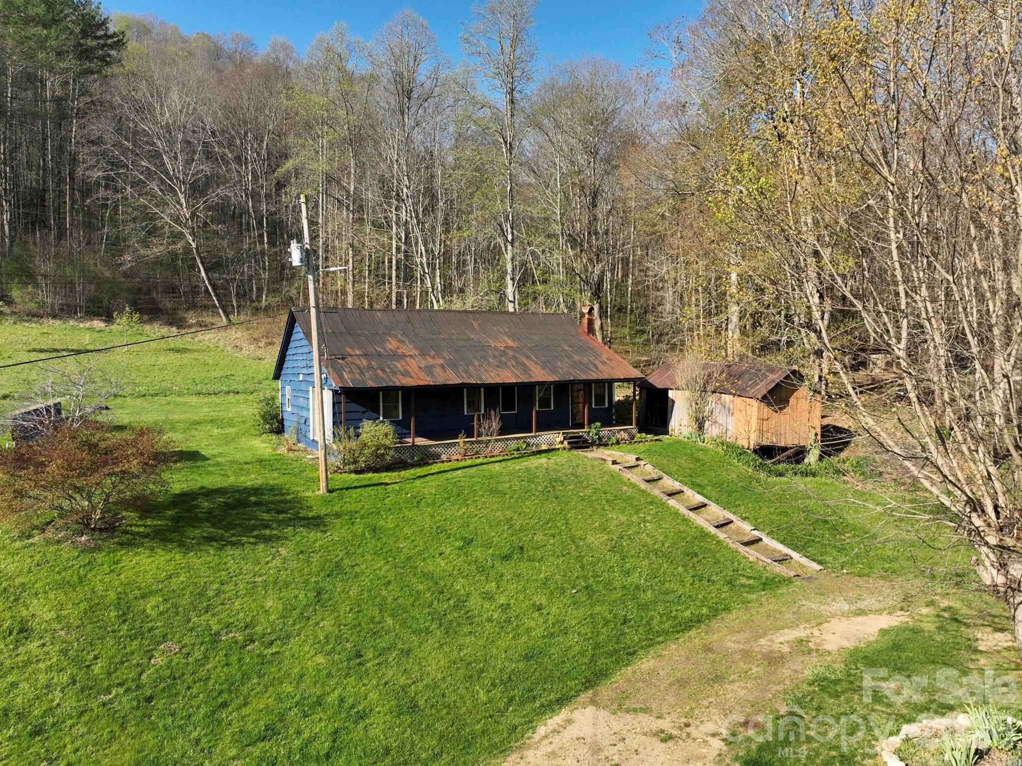 3041 Bald Mountain Road — Burnsville