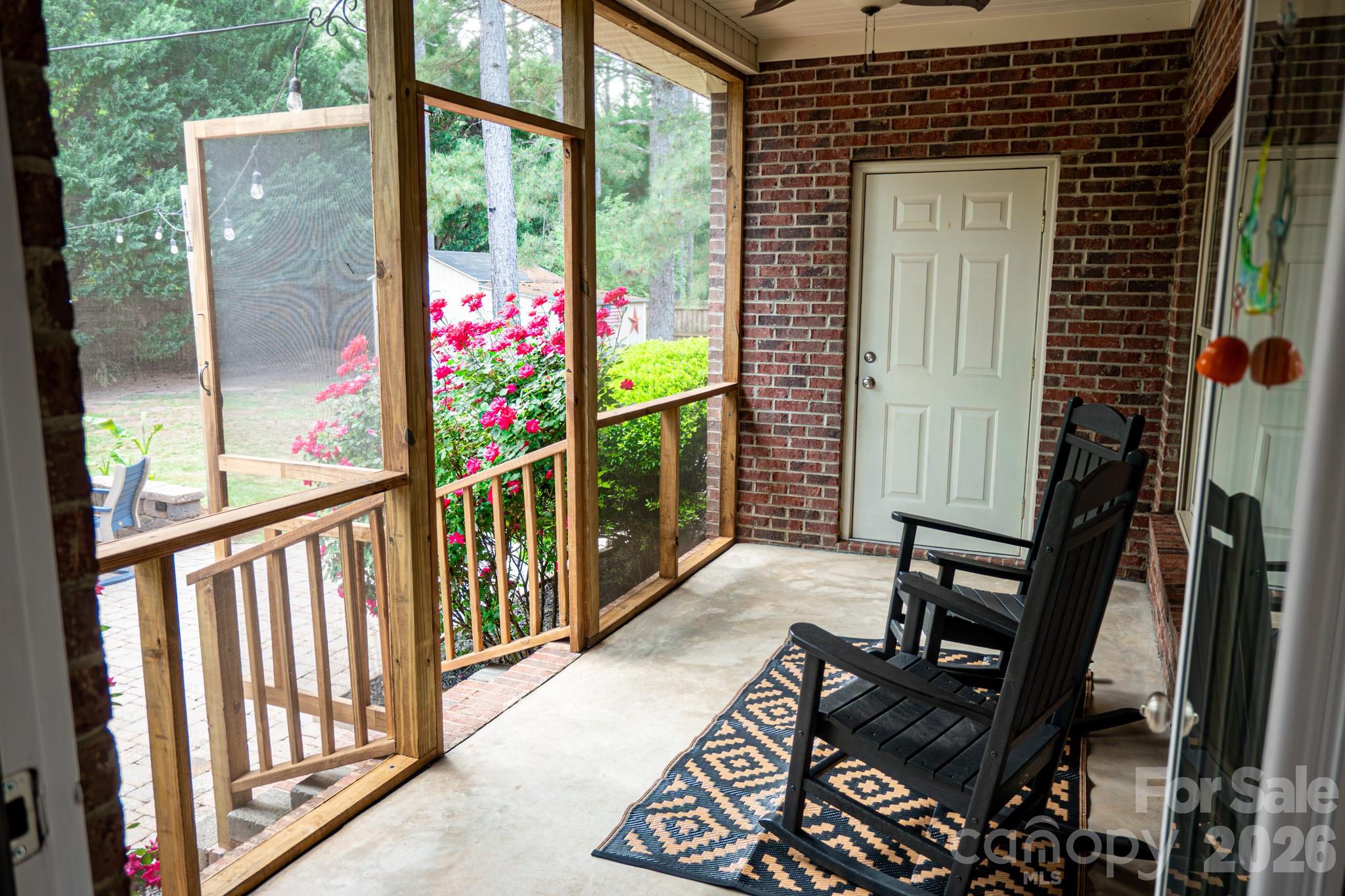 435 Crowders Bluff Court — Clover