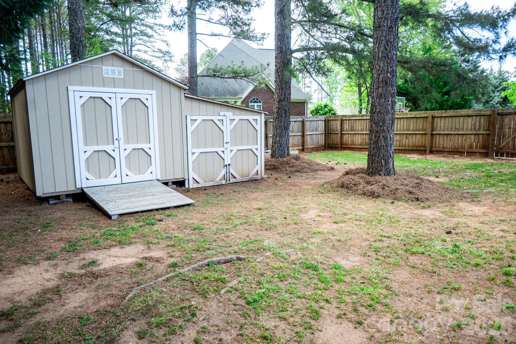 435 Crowders Bluff Court — Clover