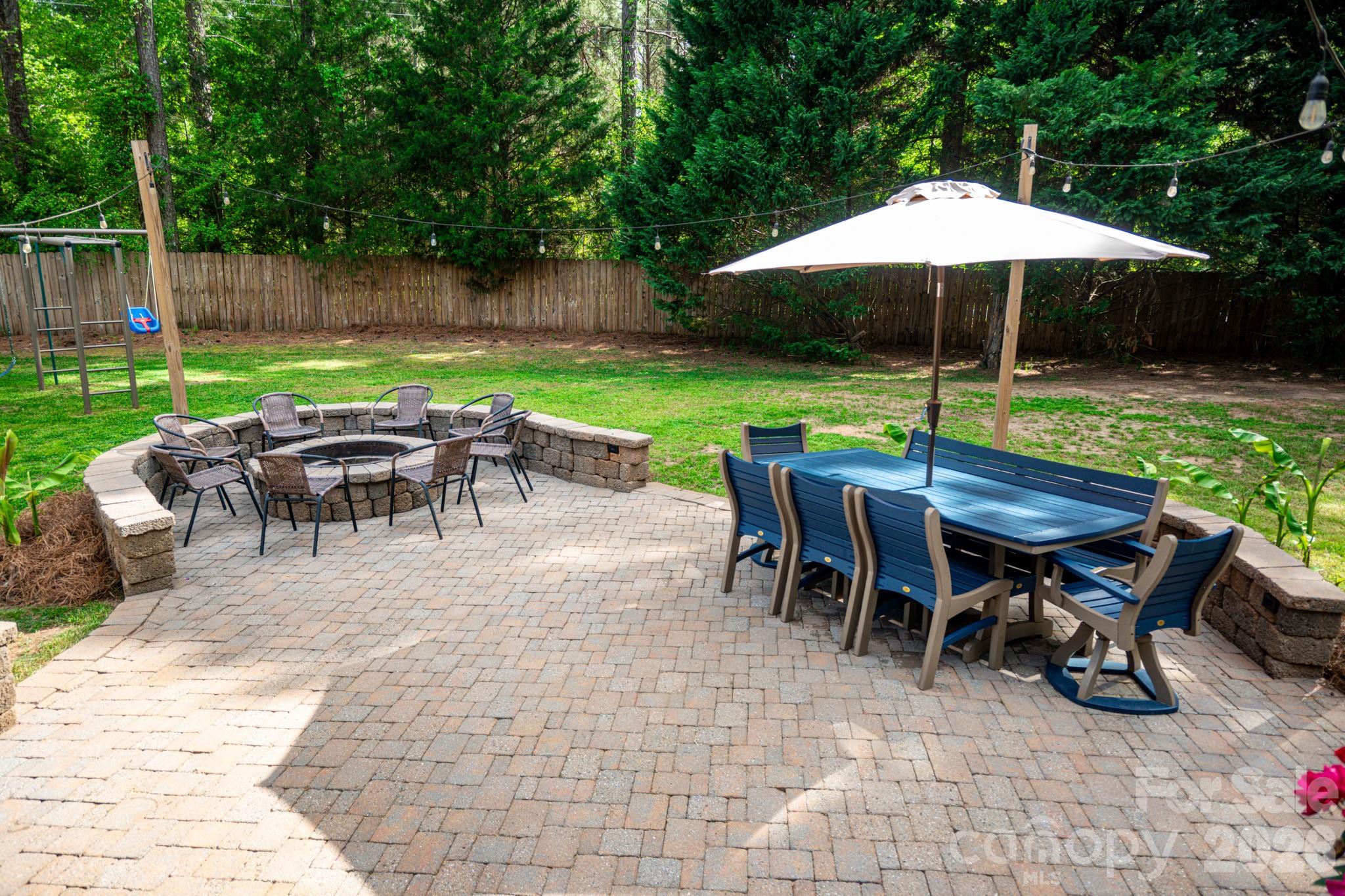 435 Crowders Bluff Court — Clover