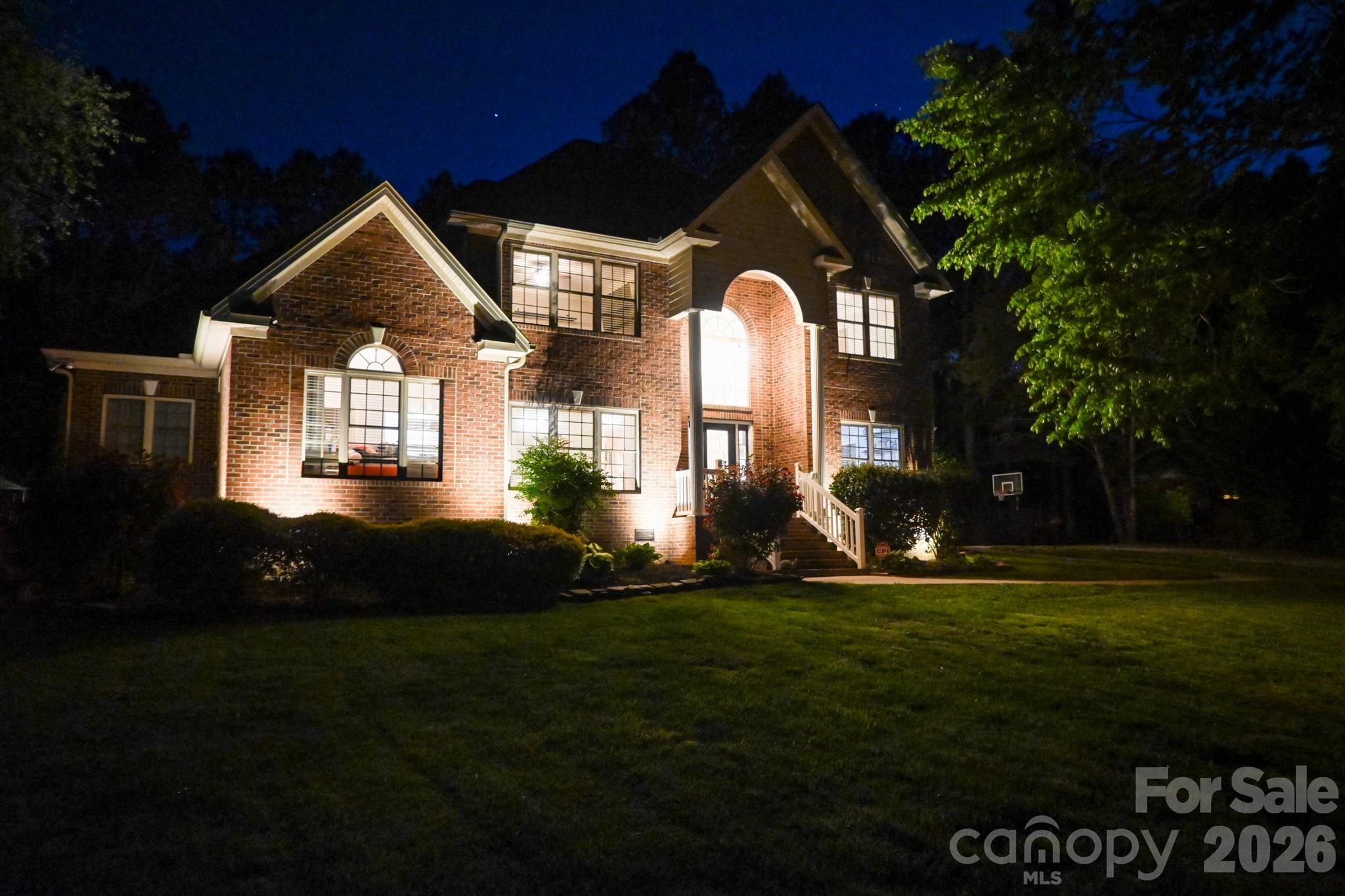 435 Crowders Bluff Court — Clover