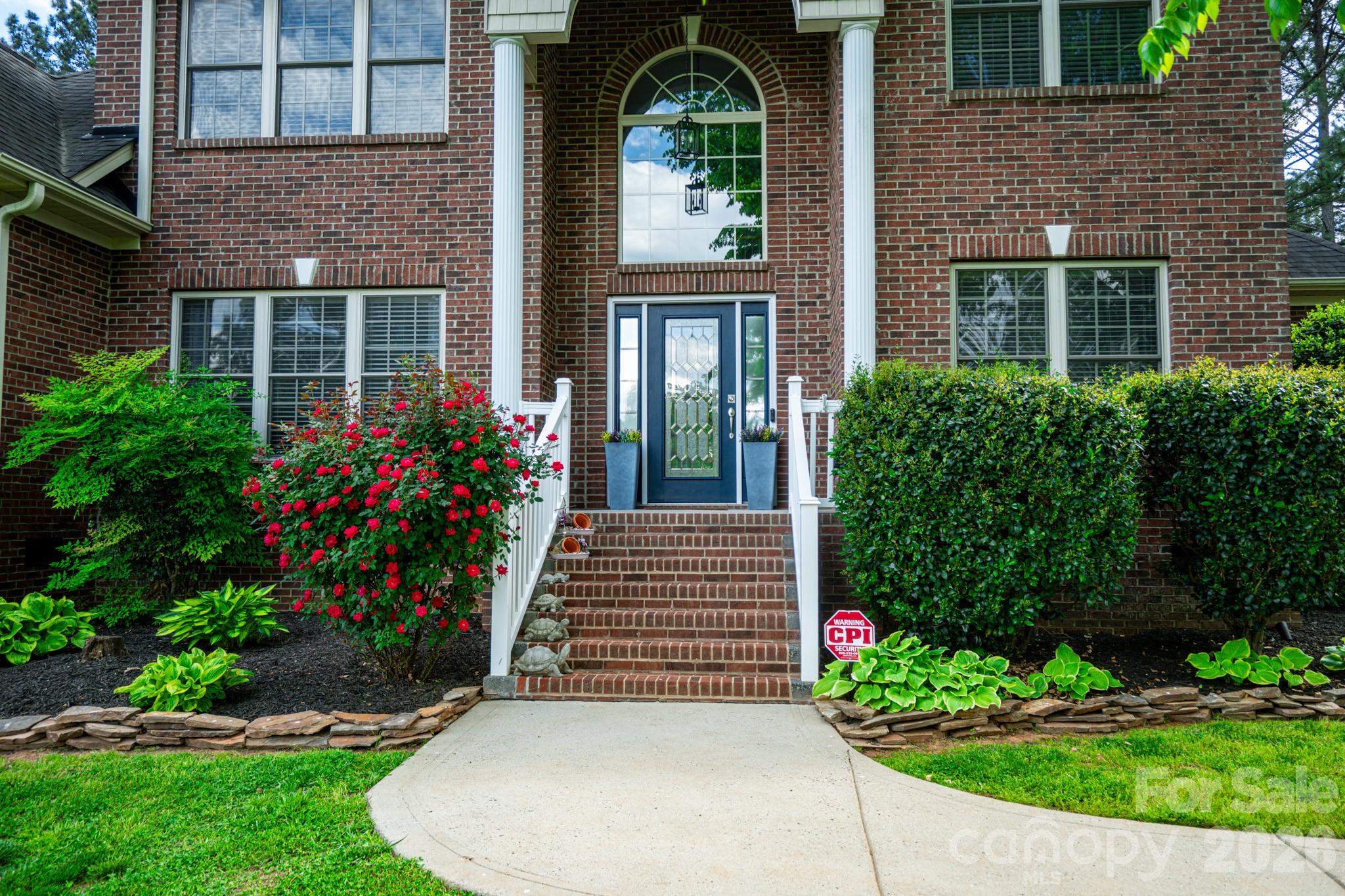 435 Crowders Bluff Court — Clover