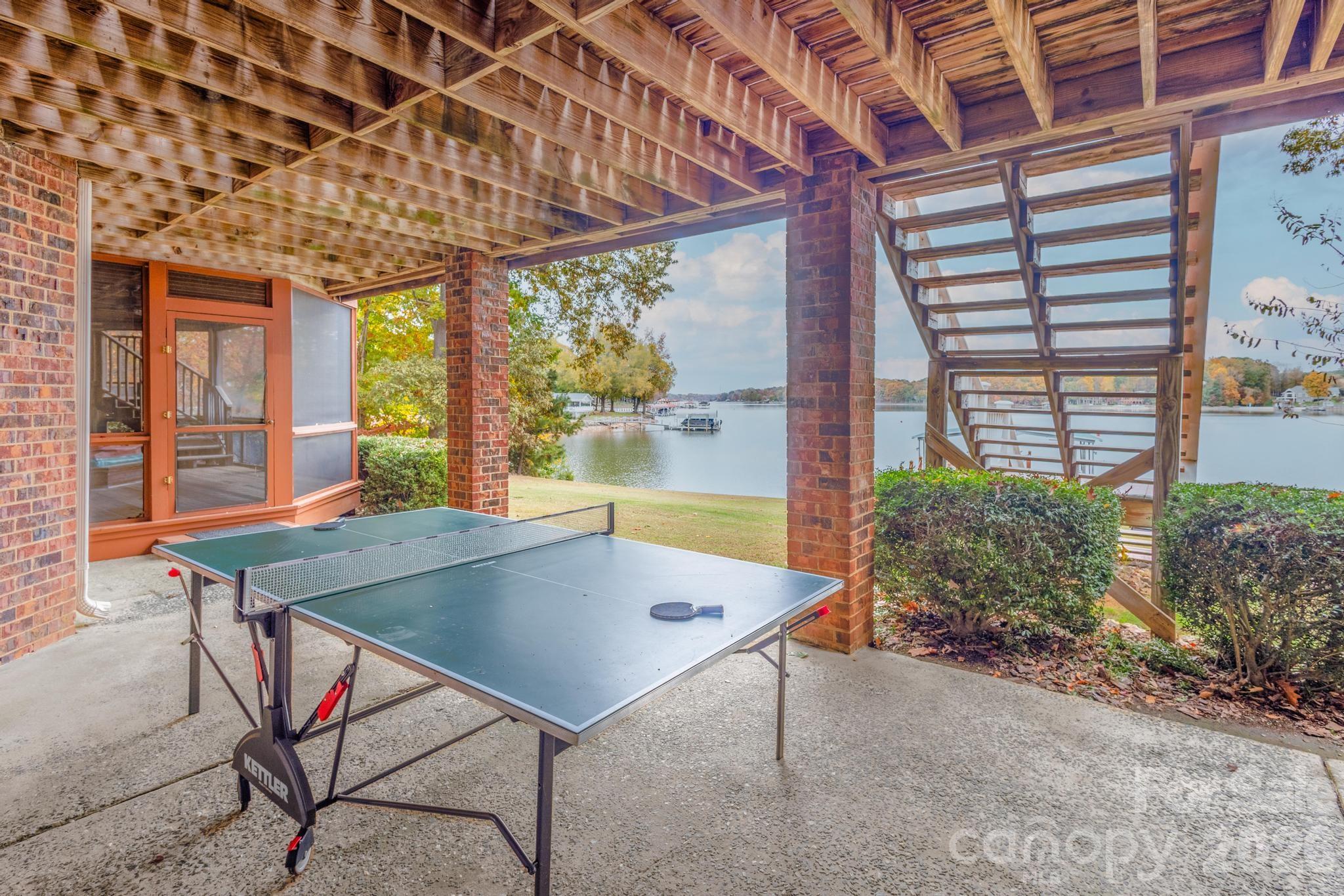 185 Willow Point Road — Troutman
