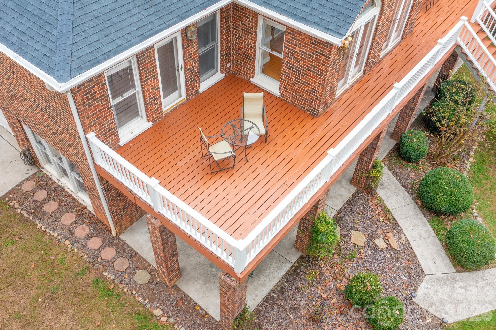 185 Willow Point Road — Troutman