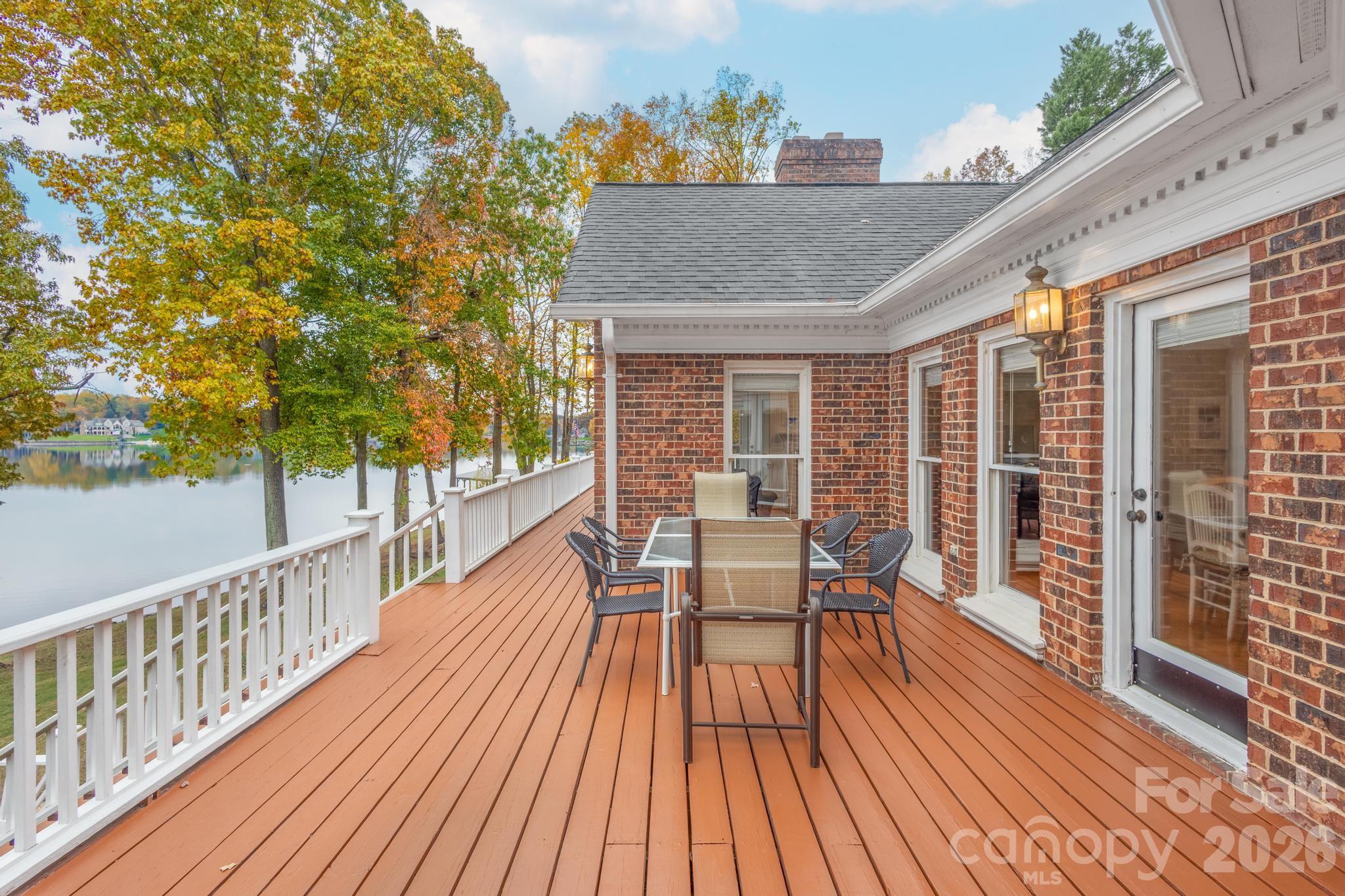 185 Willow Point Road — Troutman