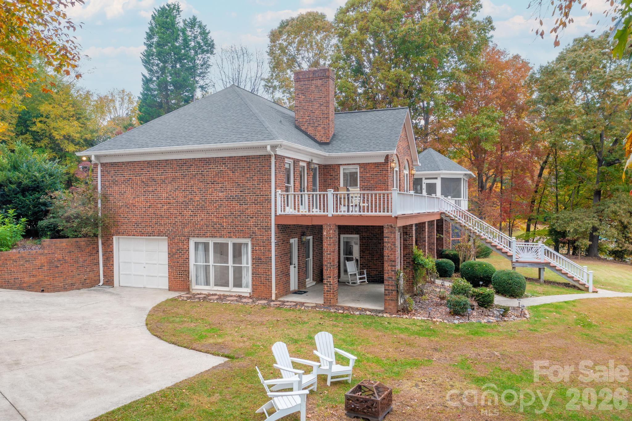 185 Willow Point Road — Troutman