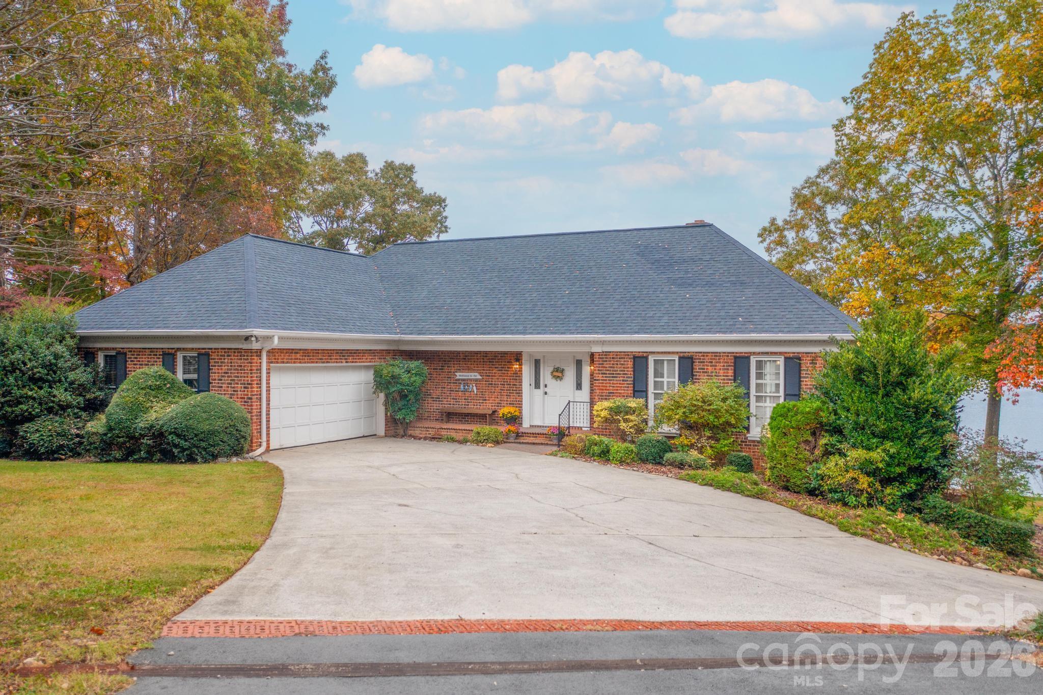 185 Willow Point Road — Troutman
