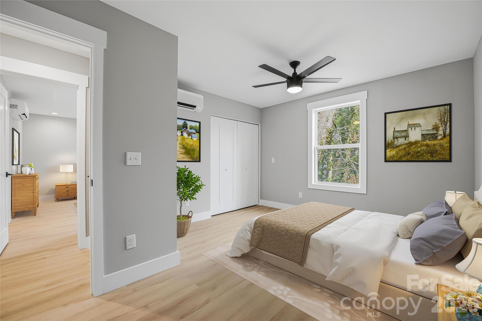 133 Moore Street — Hendersonville