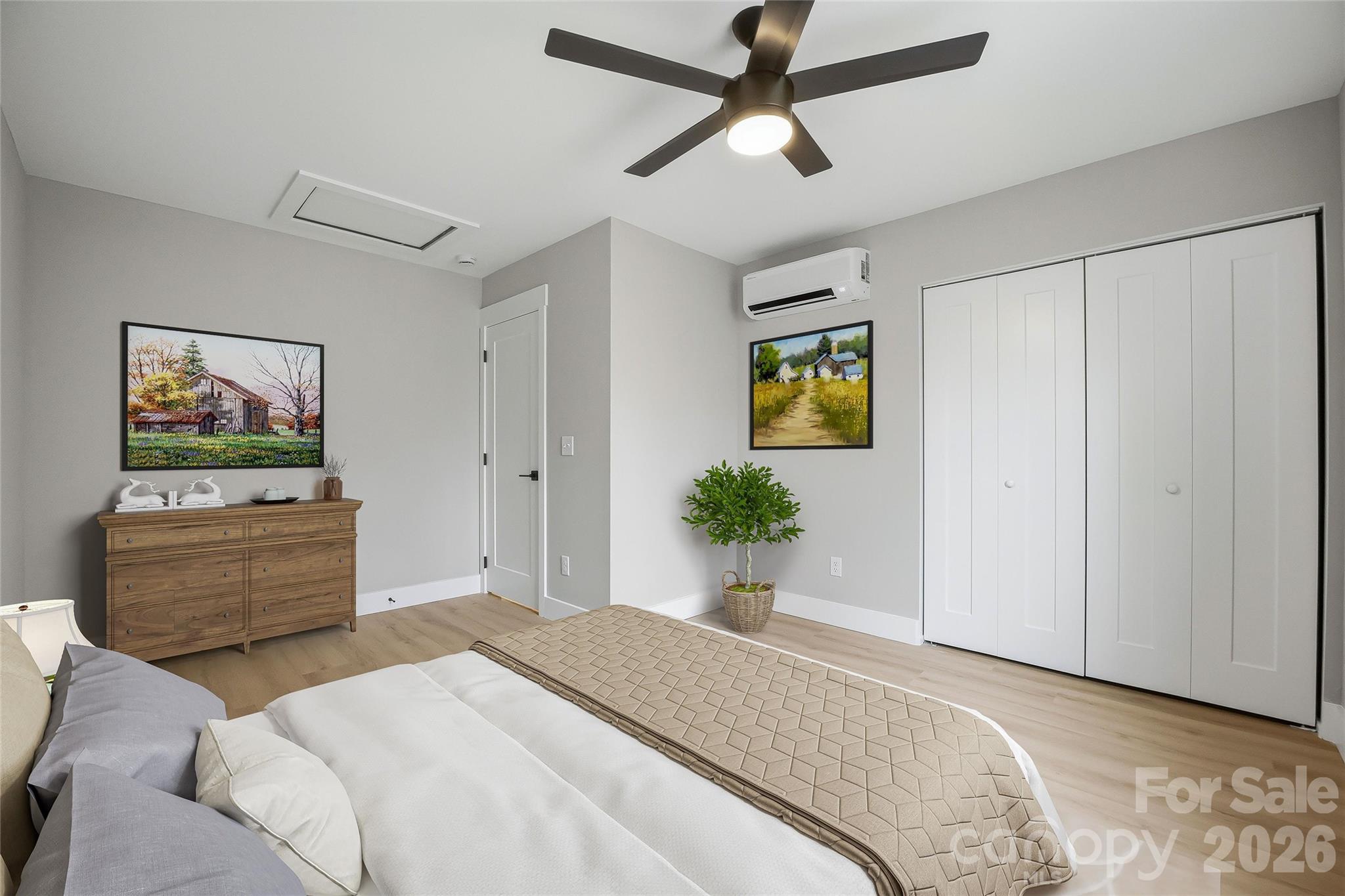 133 Moore Street — Hendersonville
