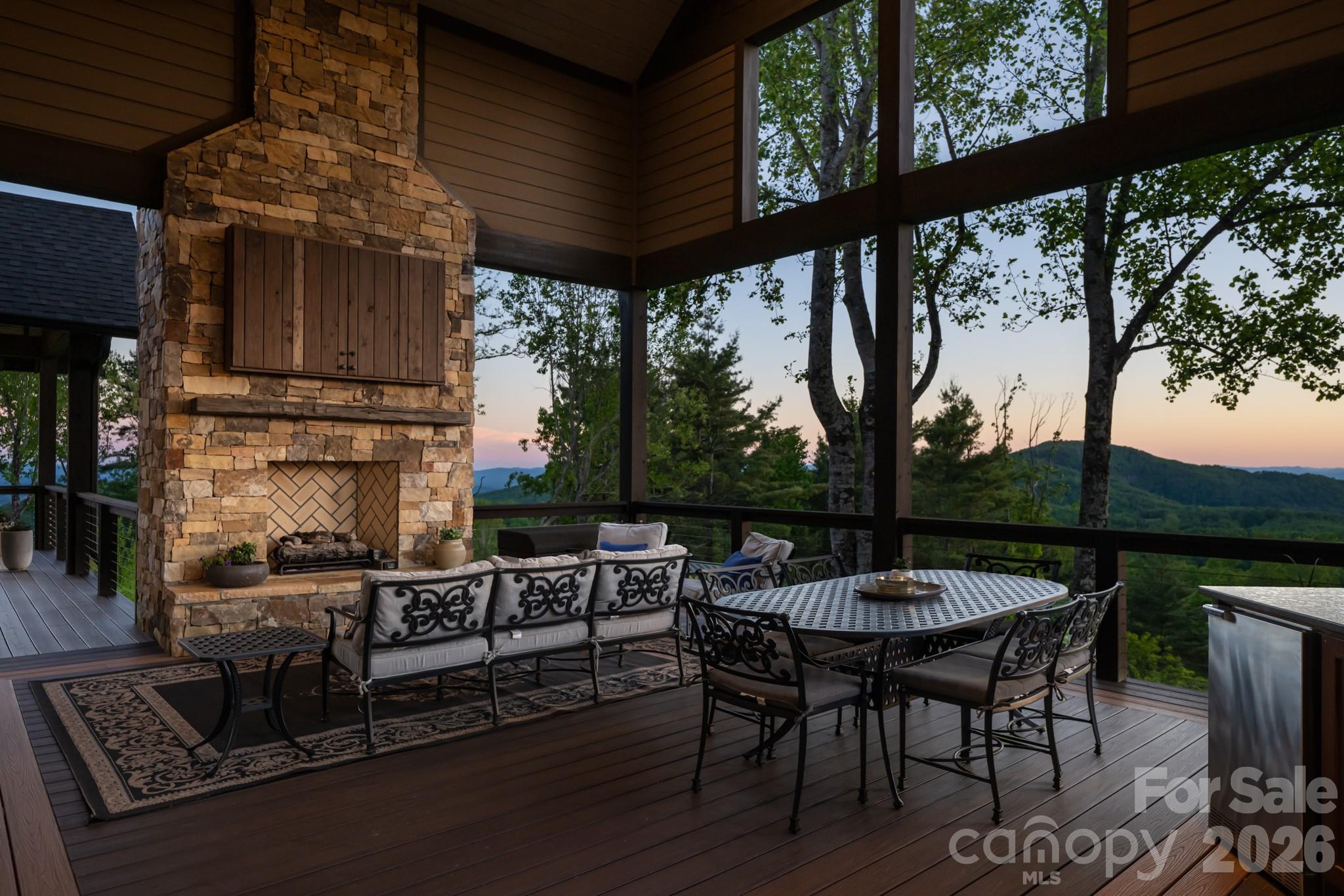 31 Bear Tree Court — Hendersonville