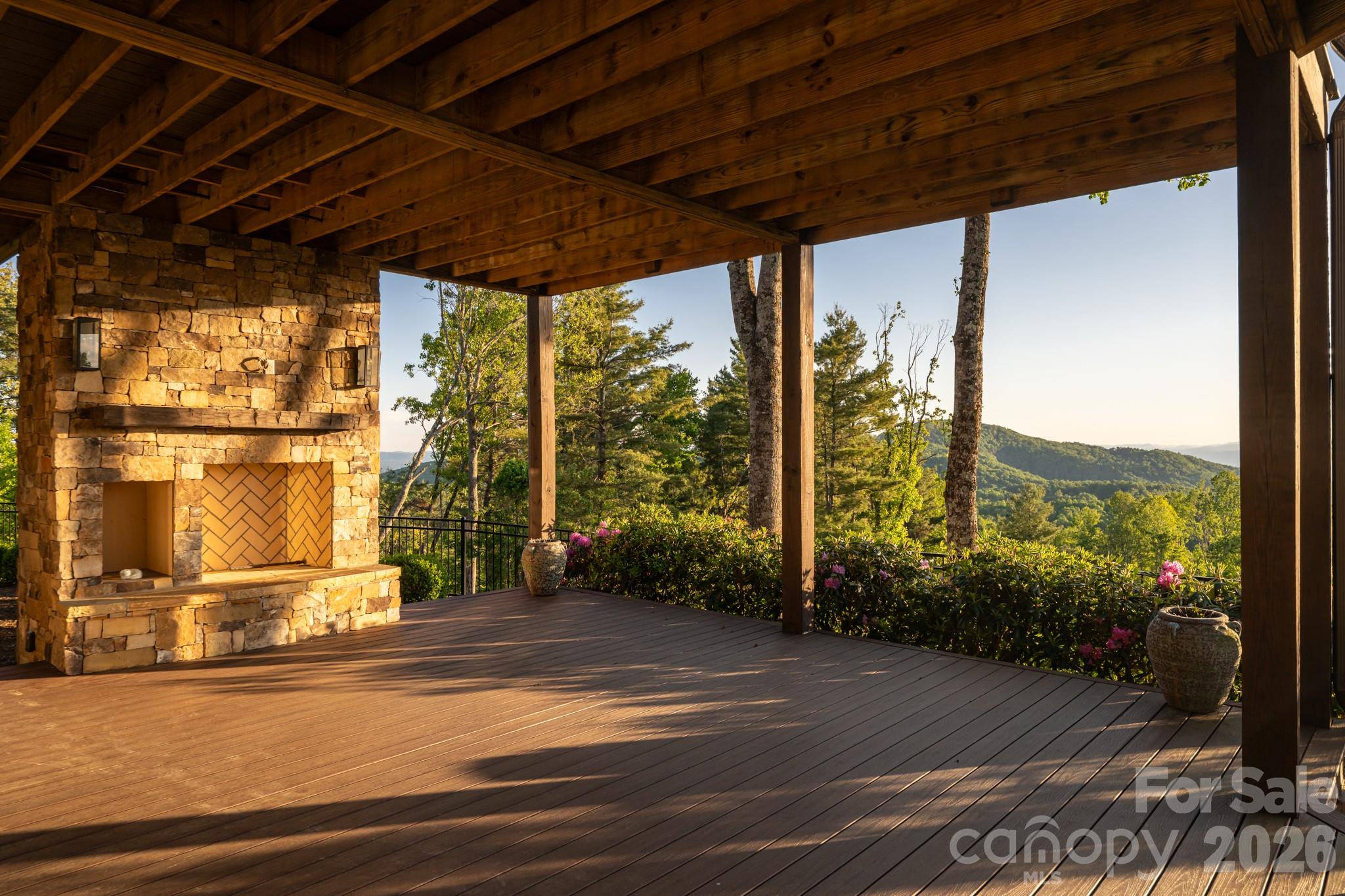 31 Bear Tree Court — Hendersonville