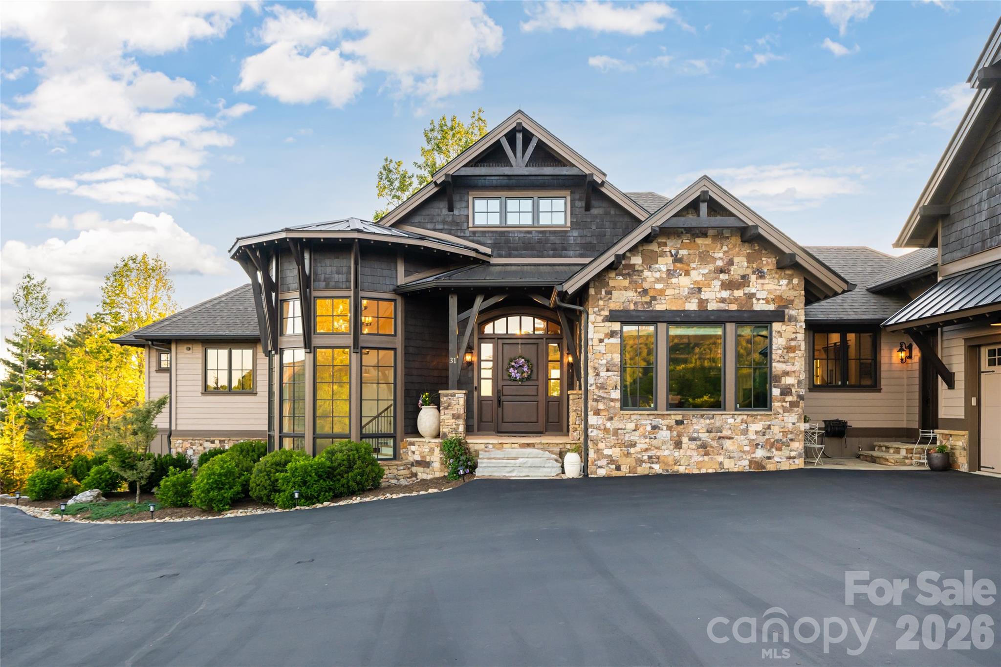 31 Bear Tree Court — Hendersonville