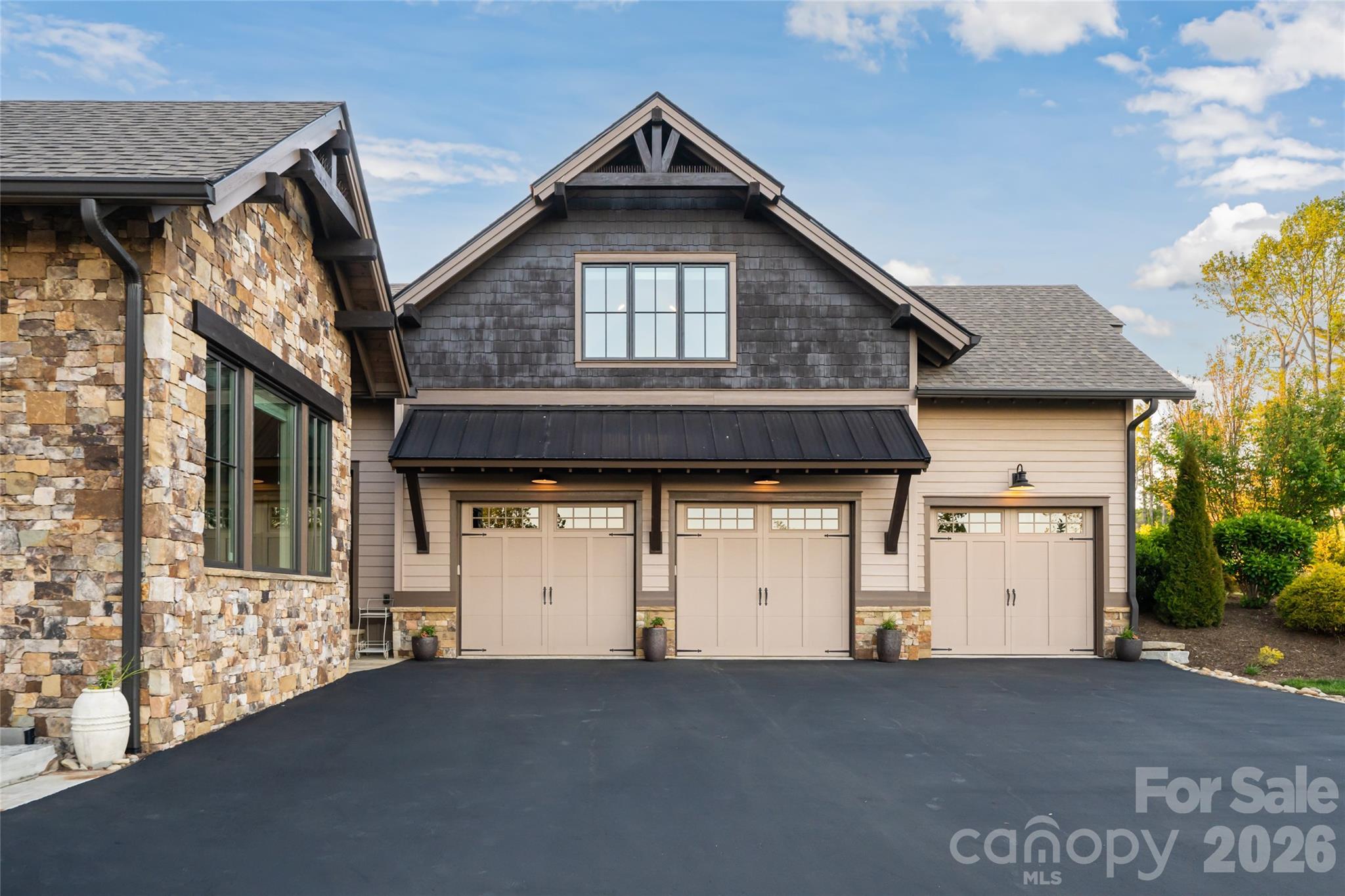 31 Bear Tree Court — Hendersonville