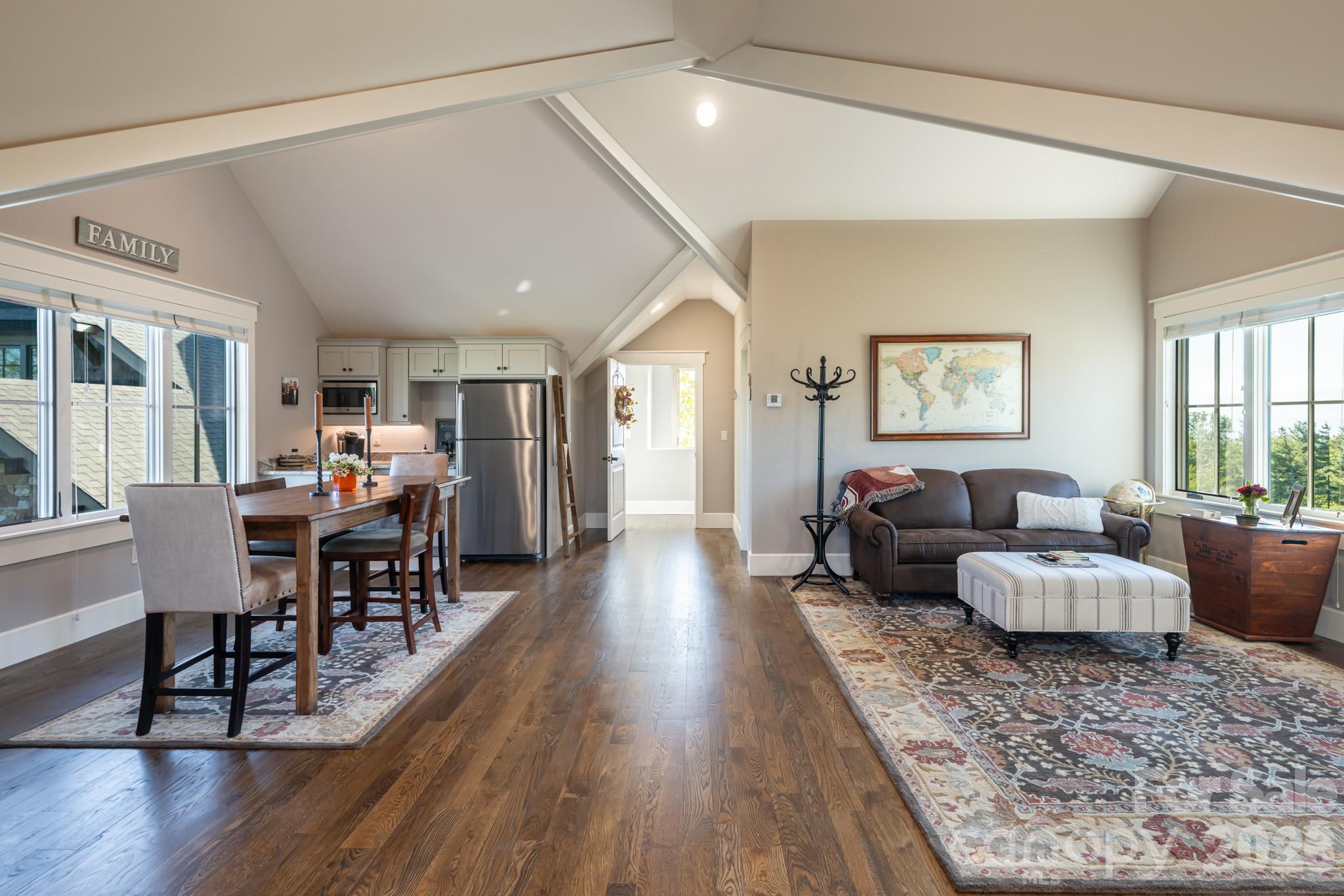 31 Bear Tree Court — Hendersonville