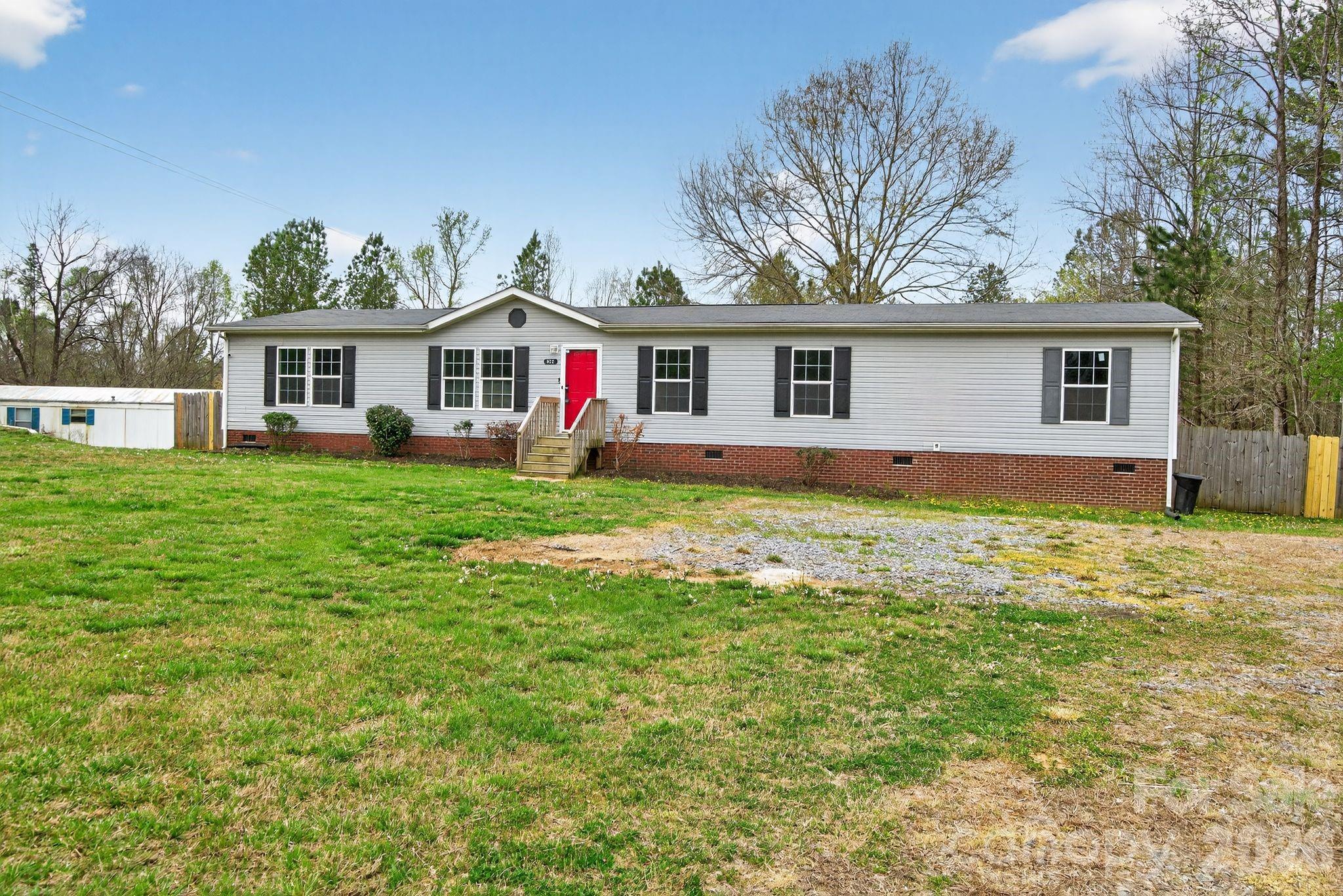 922 Lavender Road — Grover