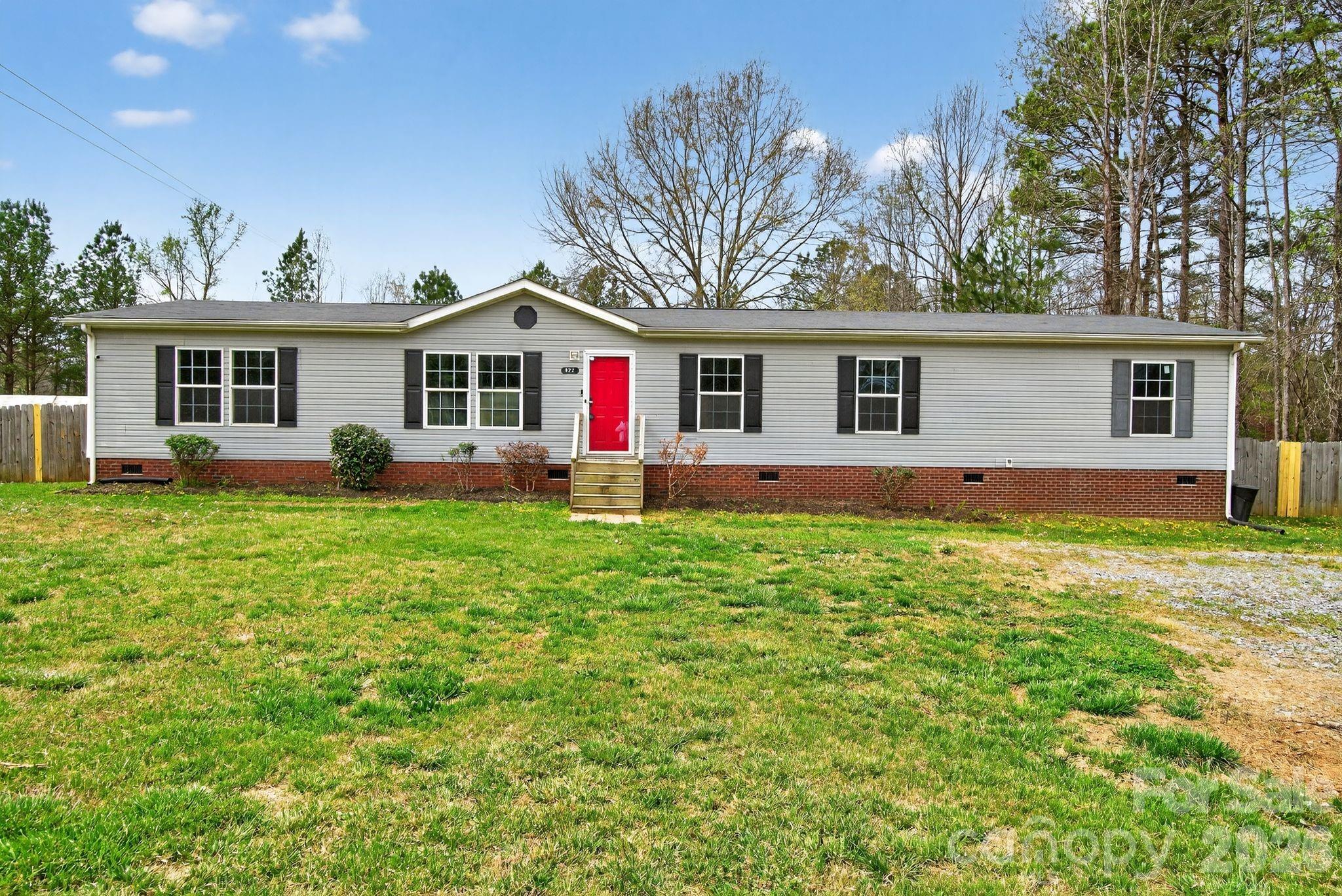 922 Lavender Road — Grover