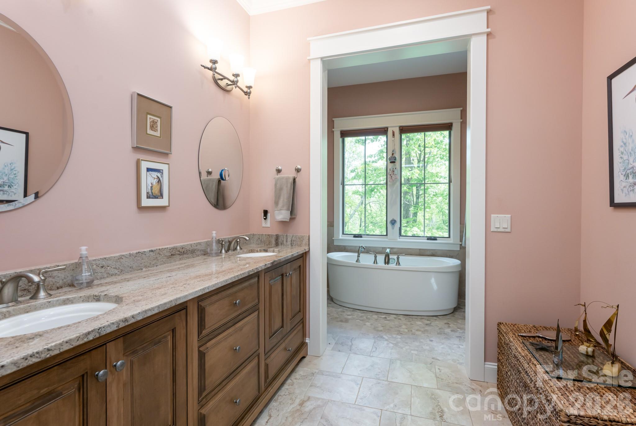587 Autumn Sky Drive — Hendersonville