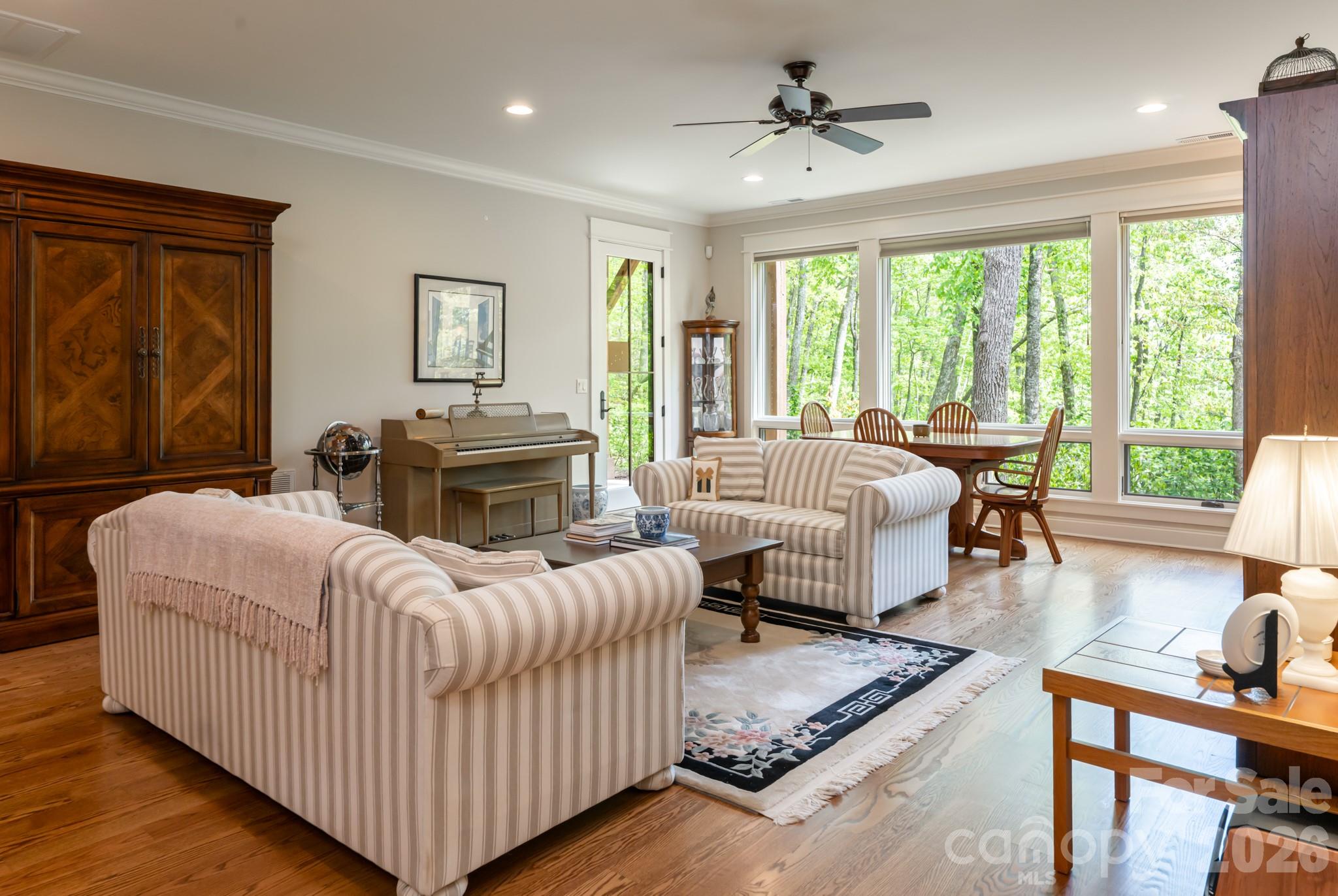 587 Autumn Sky Drive — Hendersonville